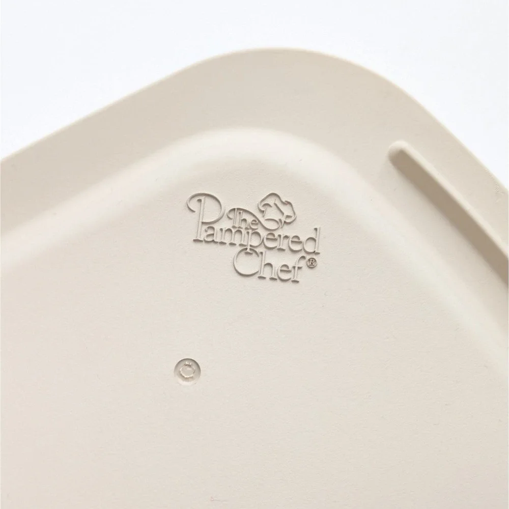 Pampered Chef 1431 Replacement Cover Rubber Lid for 9 x 13 Stoneware Baker